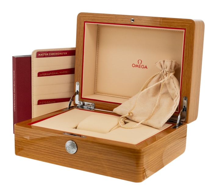 Omega Constellation Globemaster 130.53.39.21.02.002 Image 5